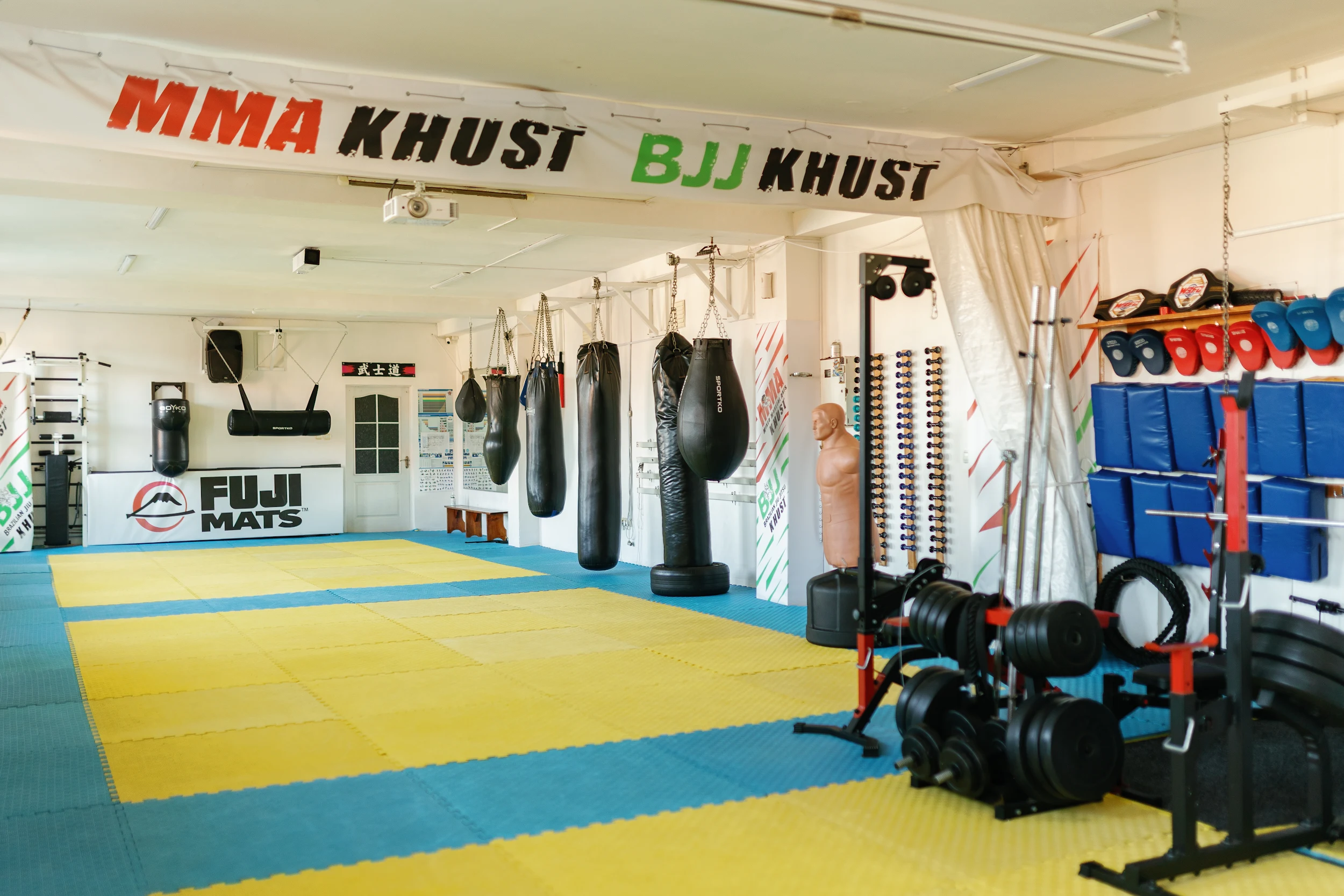 Інтер’єр залу MMA/BJJ KHUST
