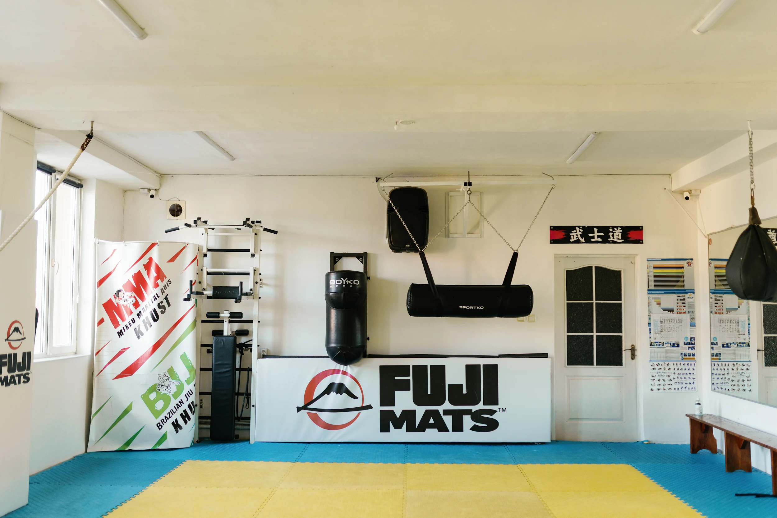 Інтер’єр залу MMA/BJJ KHUST